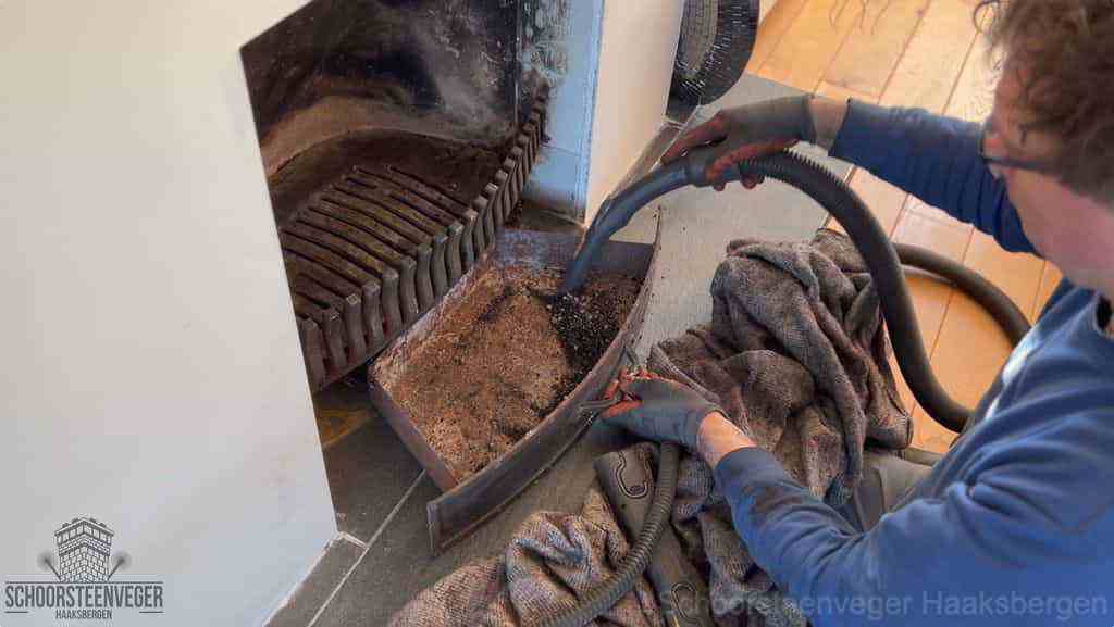 Prijs schoorsteenvegen Haaksbergen schouw reinigen Prijs schoorsteenvegen Haaksbergen schouw reinigen